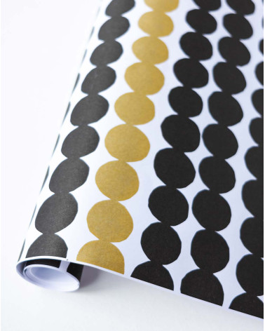 Wrapping paper Black and polka dots