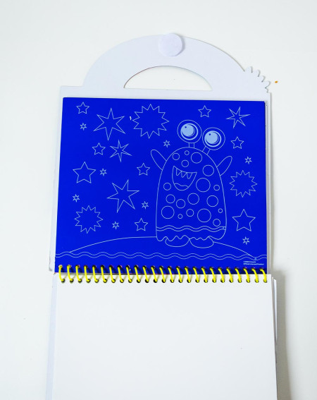 Crayola Värvi- ja käsitööraamat Kosmos - Laste tegevused - Agapics