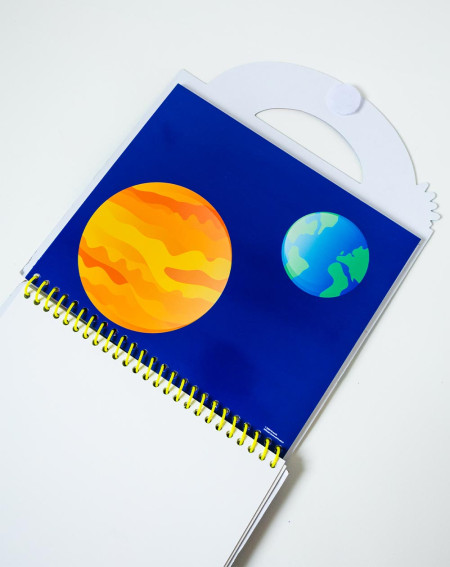 Crayola Värvi- ja käsitööraamat Kosmos - Laste tegevused - Agapics