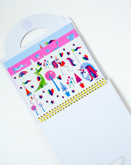 Crayola Craft & Colour Travel Book Unicorn - Art supplies - Agapics