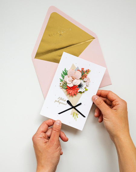 Hallmark Card Flower bouquet - Greetings and good wishes - Agapics